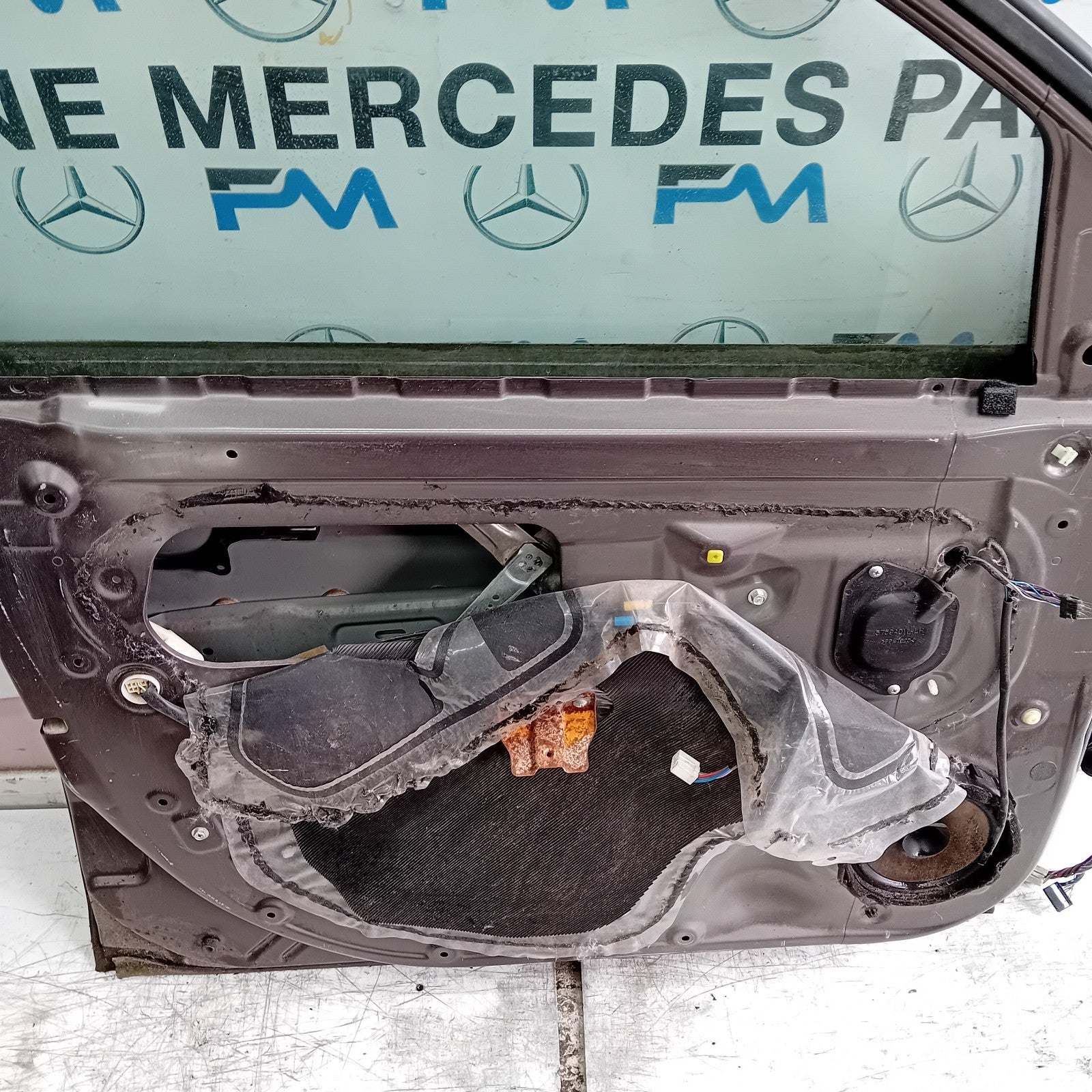 MITSUBISHI OUTLANDER MK3 PASSENGER FRONT DOOR NSF 2013  FMD390