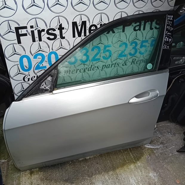 MERCEDES BENZ E-CLASS  W212  PASSENGER SIDE FRONT DOOR ( NEAR SIDE FRONT )