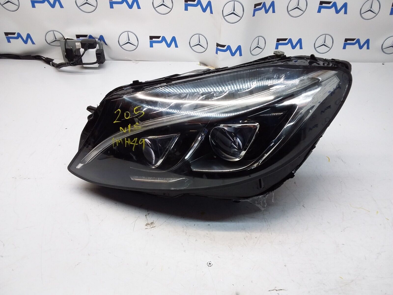 2018 MERCEDES C-CLASS W205 O/S Driver HEADLIGHT A2059068701 FMH49 LED INTELLIGEN