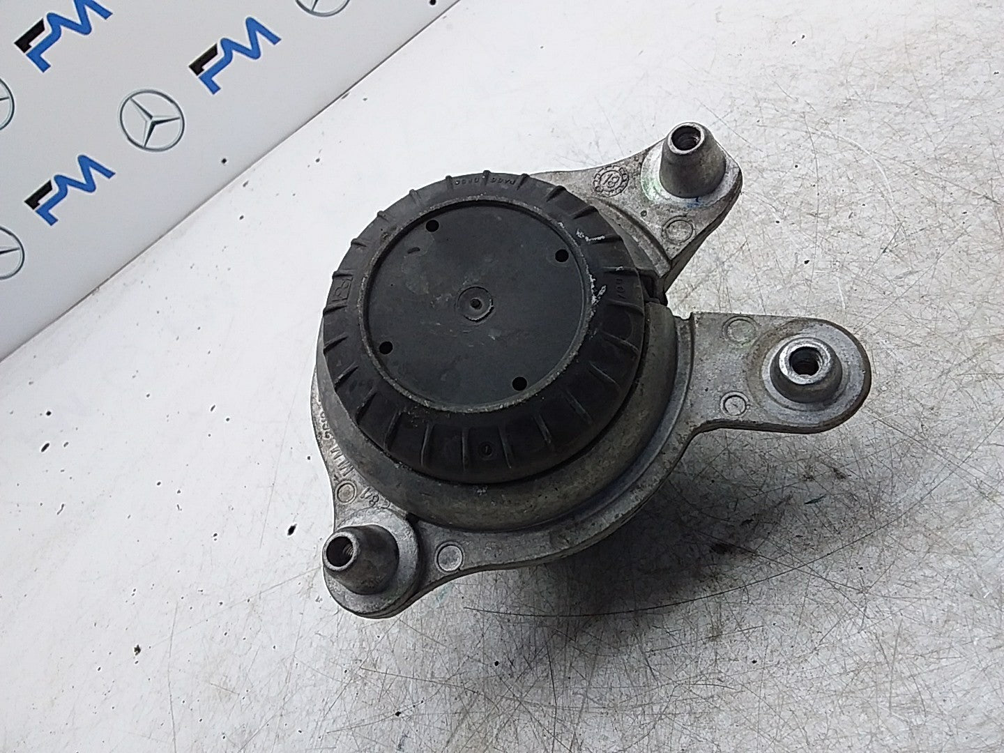 MERCEDES BENZ  E-CLASS W213  ENGINE MOUNT LEFT NS A2132400700 FMR338