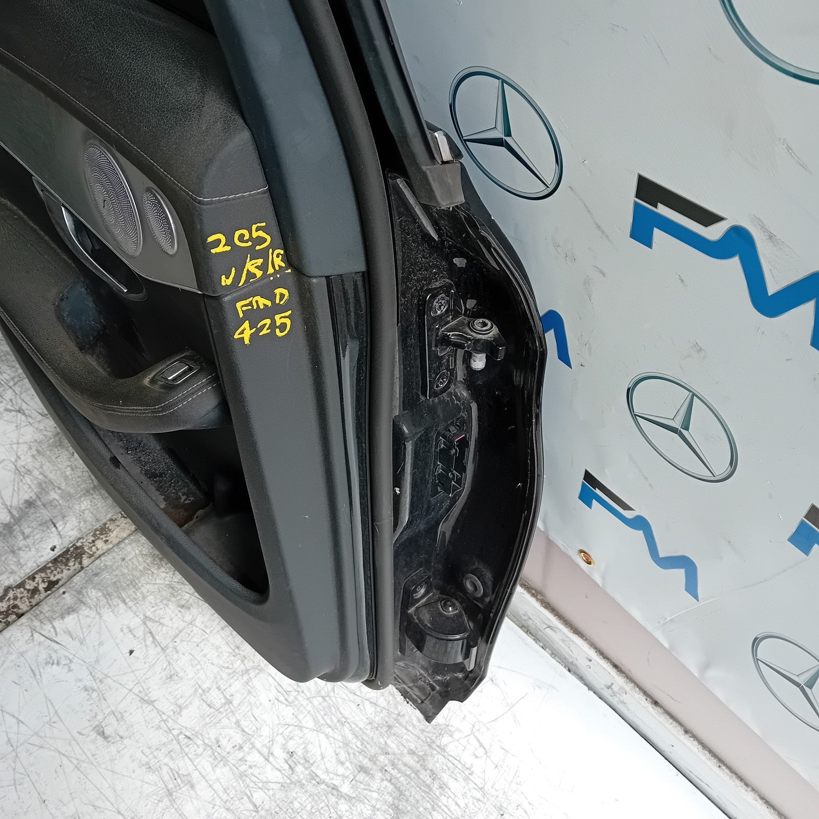 MERCEDES C-CLASS W205 SLN PASSENGER REAR DOOR NSR BLACK 2014 ON COMPLETE FMD425