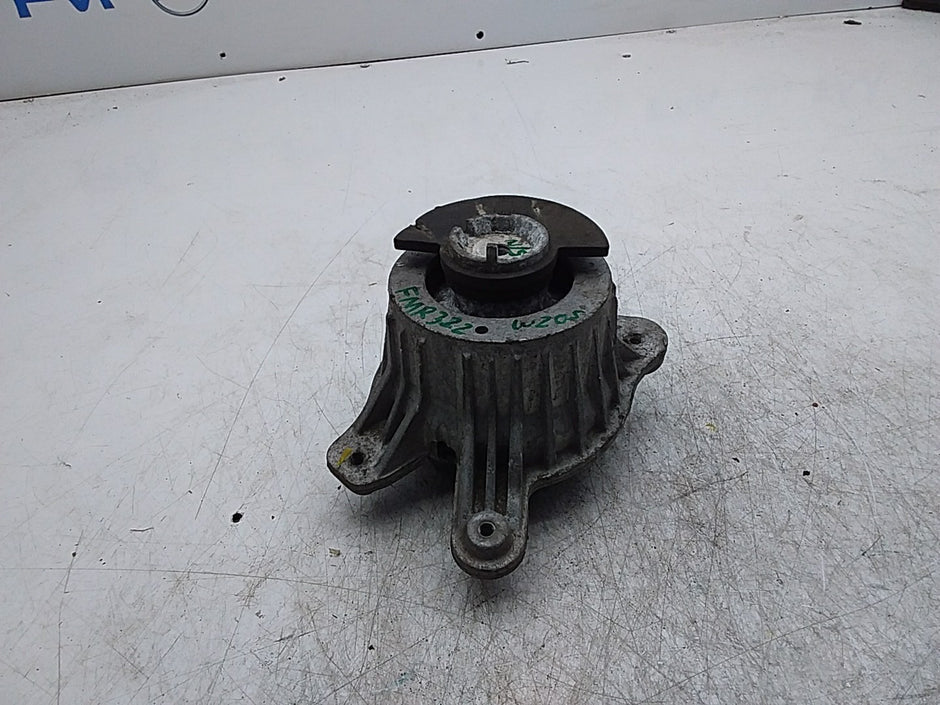 MERCEDES BENZ  C-CLASS W205  ENGINE MOUNT LEFT NS A2052406617 FMR322