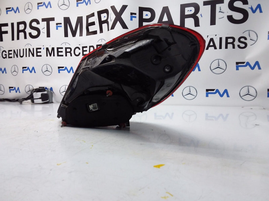 MERCEDES  C CLASS W205 REAR PASSENGER SIDE LED LIGHT A2059067103 FMT18 2015