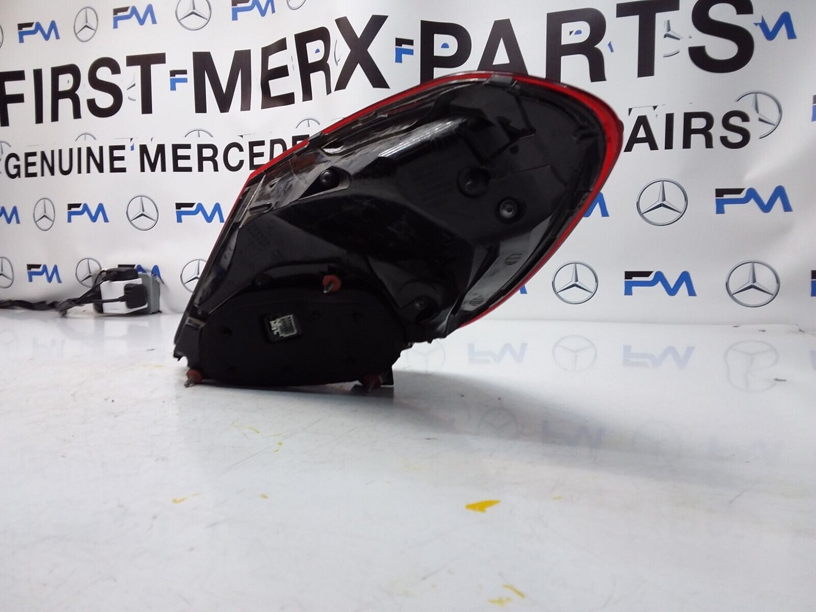 MERCEDES  C CLASS W205 REAR PASSENGER SIDE LED LIGHT A2059067103 FMT18 2015