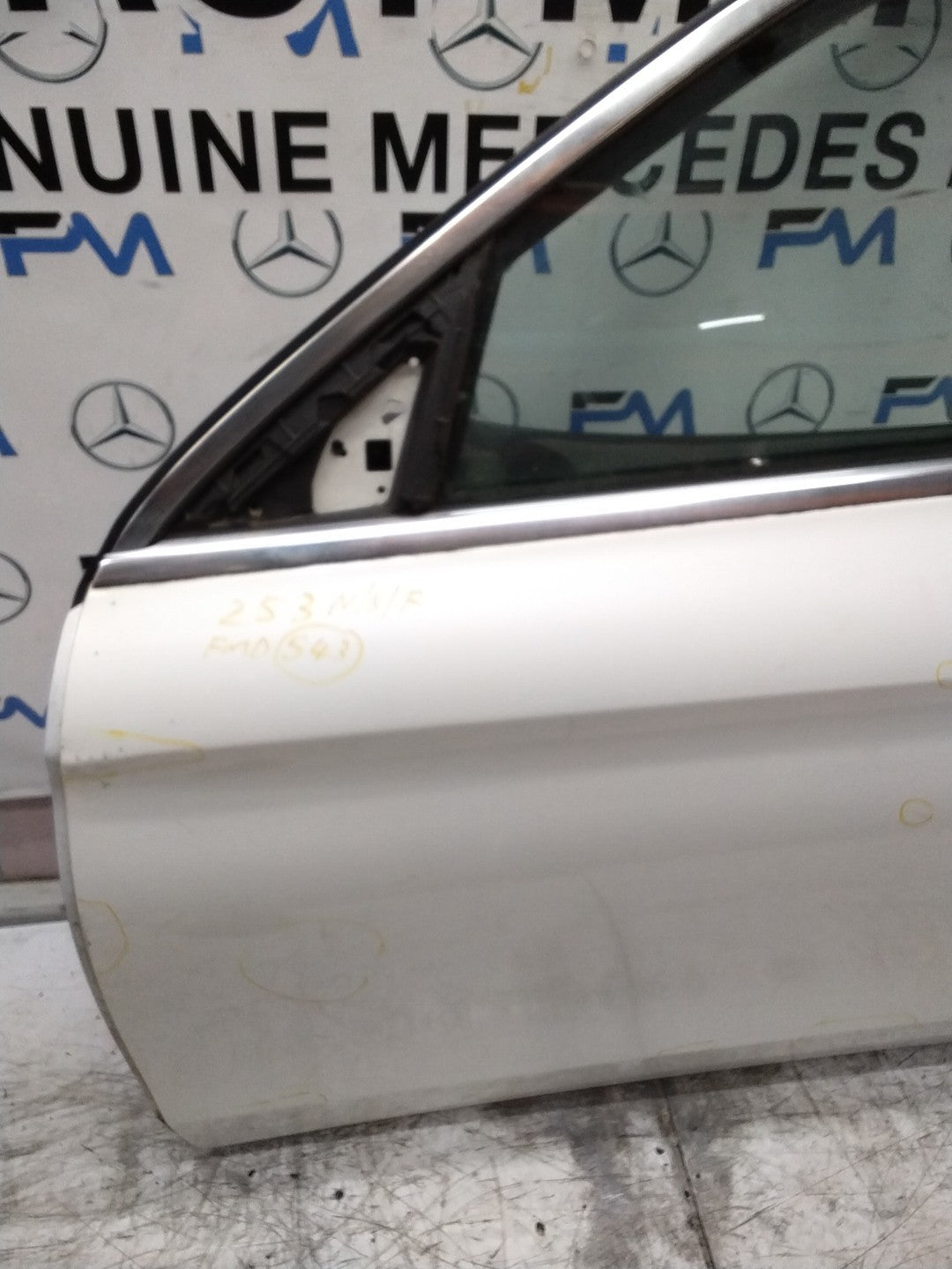 MERCEDES GLC W253 COUPE PASSENGER FRONT DOOR NSF WHITE 2016-2019 FMD543