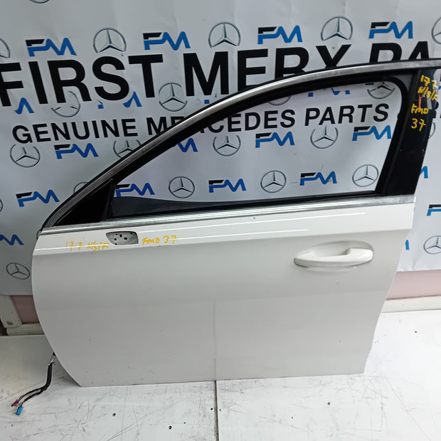 MERCEDES C-CLASS W177 PASSENGER SIDE FRONT DOOR N/S/F COMPLETE WHITE FMD37