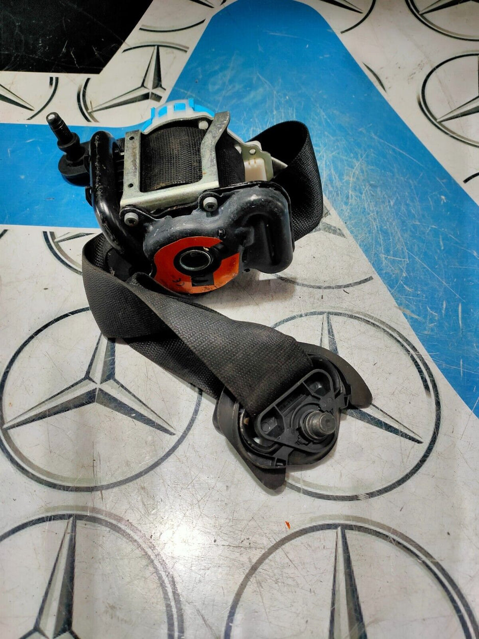 MERCEDES A-CLASS W176 FRONT LEFT PASSENGER SIDE SEAT BELT A1768602185 2012-2017
