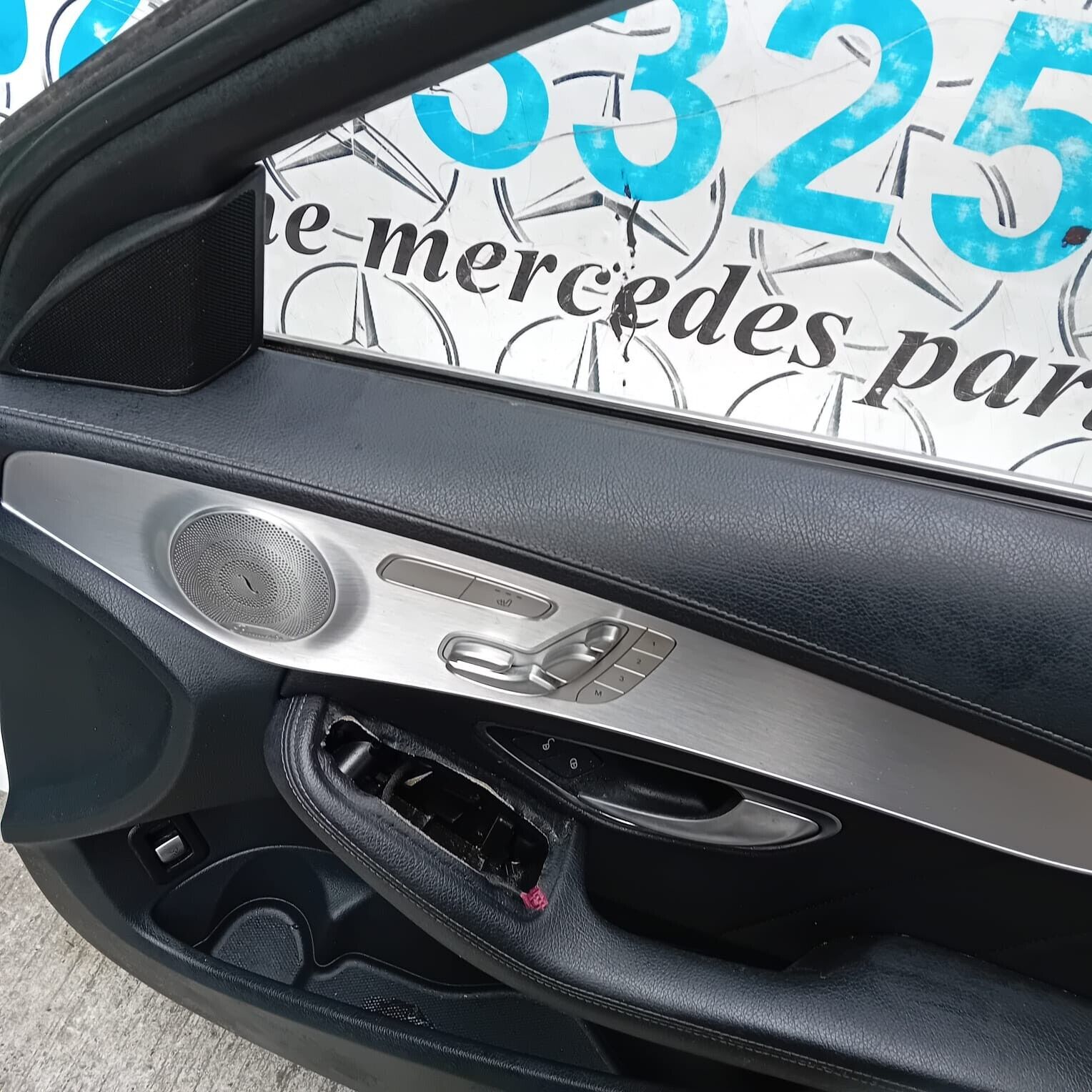 MERCEDES BENZ C-CLASS  W205  DRIVER SIDE FRONT DOOR ( OFF SIDE FRONT )