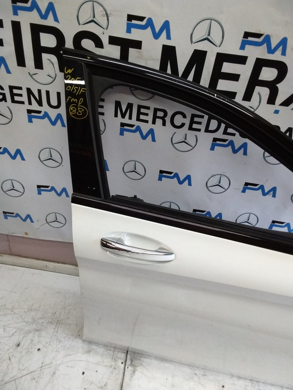 MERCEDES BENZ C-CLASS W205 DRIVER SIDE FRONT DOOR O/S/F COMPLETE WHITE  FMD88