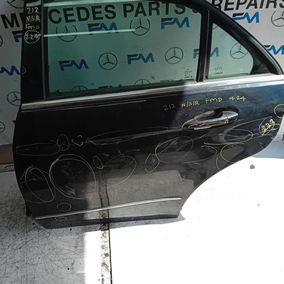 MERCEDES E-CLASS W212  PASSENGER REAR DOOR NSR BLACK 2009-16 COMPLETE FMD424