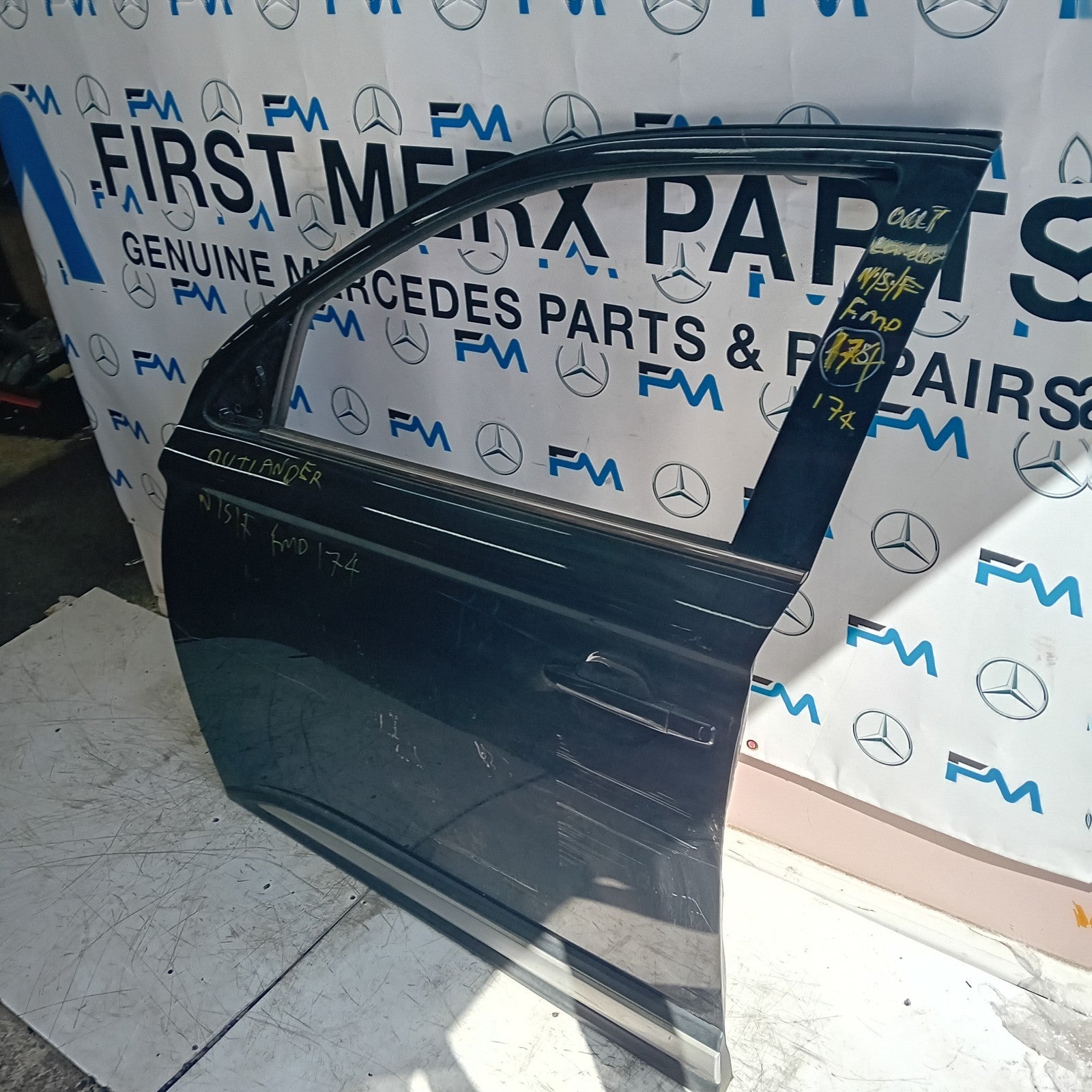 MITSUBISHI OUTLANDER MK3 PASSENGER SIDE FRONT DOOR BLACK 2013 FMD174
