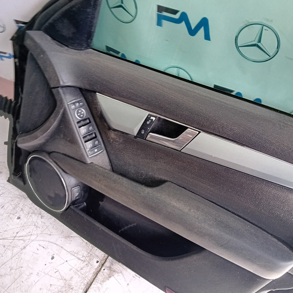 MERCEDES BENZ C-CLASS W204 DRIVER SIDE FRONT DOOR O/S/F BLACK FMD125