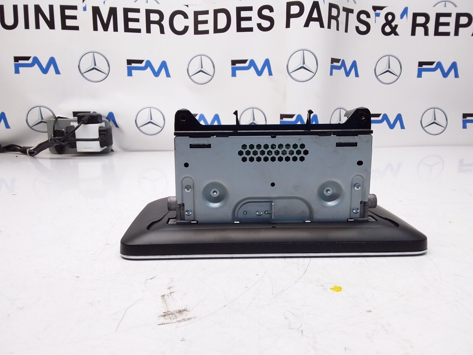 MERCEDES C-CLASS W205 2014-2018 SAT NAV MULTIMEDIA SCREEN A2059002211 FM00694
