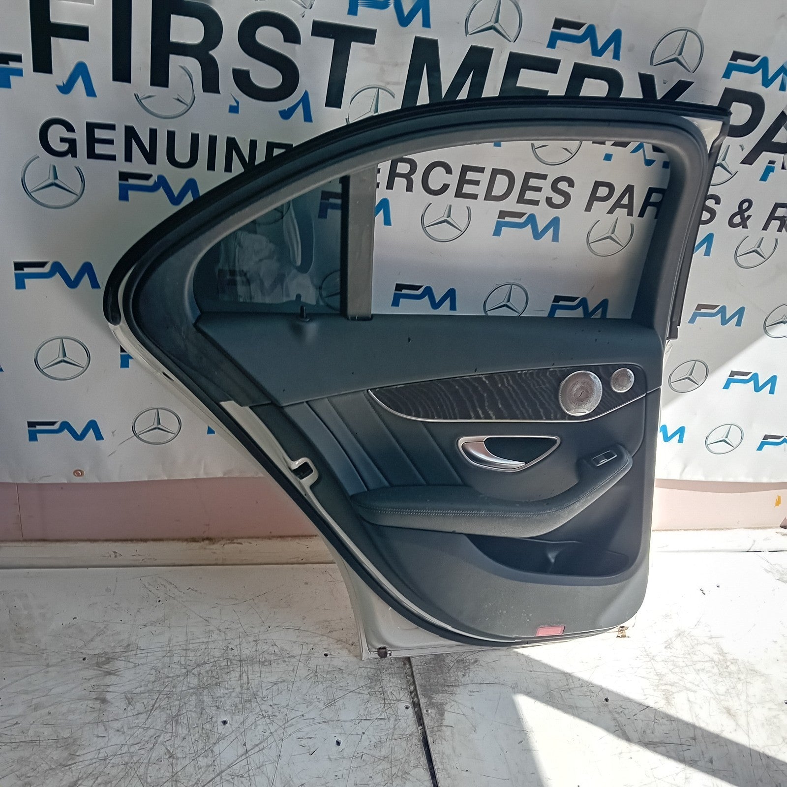 MERCEDES C-CLASS W205 COUP PASSENGER REAR DOOR NSR WHITE 2014 ON COMPLETE FMD171