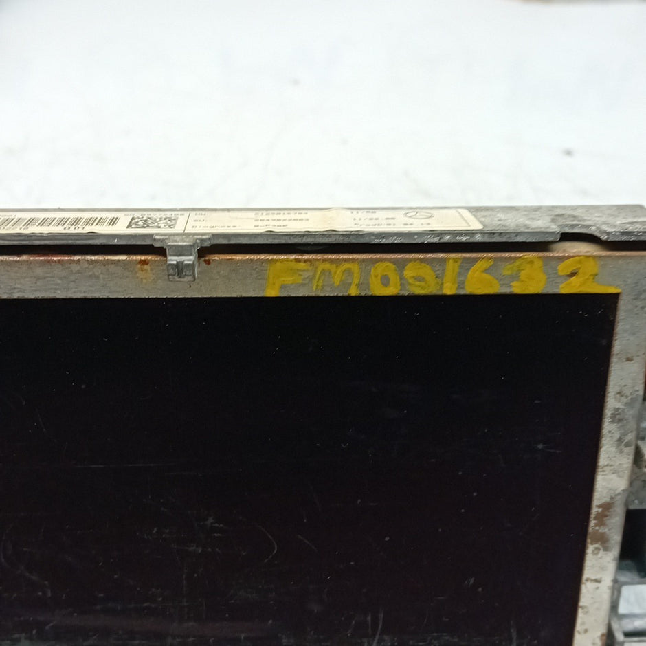 MERCEDES BENZ  E-CLASS W212  DISPLAY SCREEN A2129002216 2013 ON FM001632