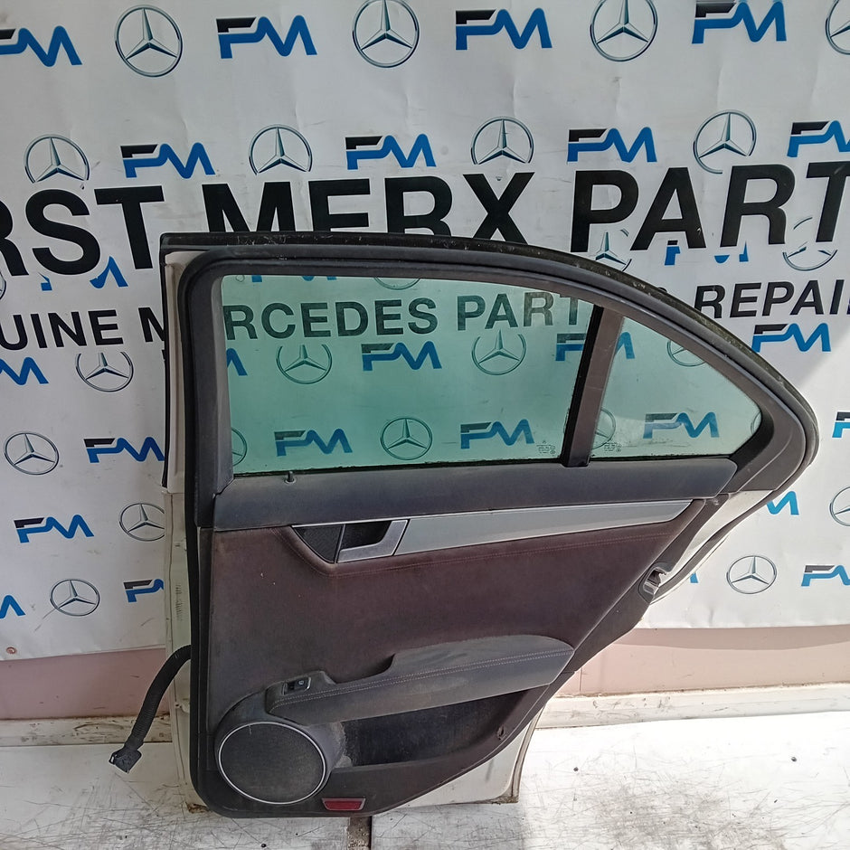 MERCEDES C-CLASS W204 SLN DRIVER REAR DOOR OSR WHITE COMPLETE 2009-2014 FMD436