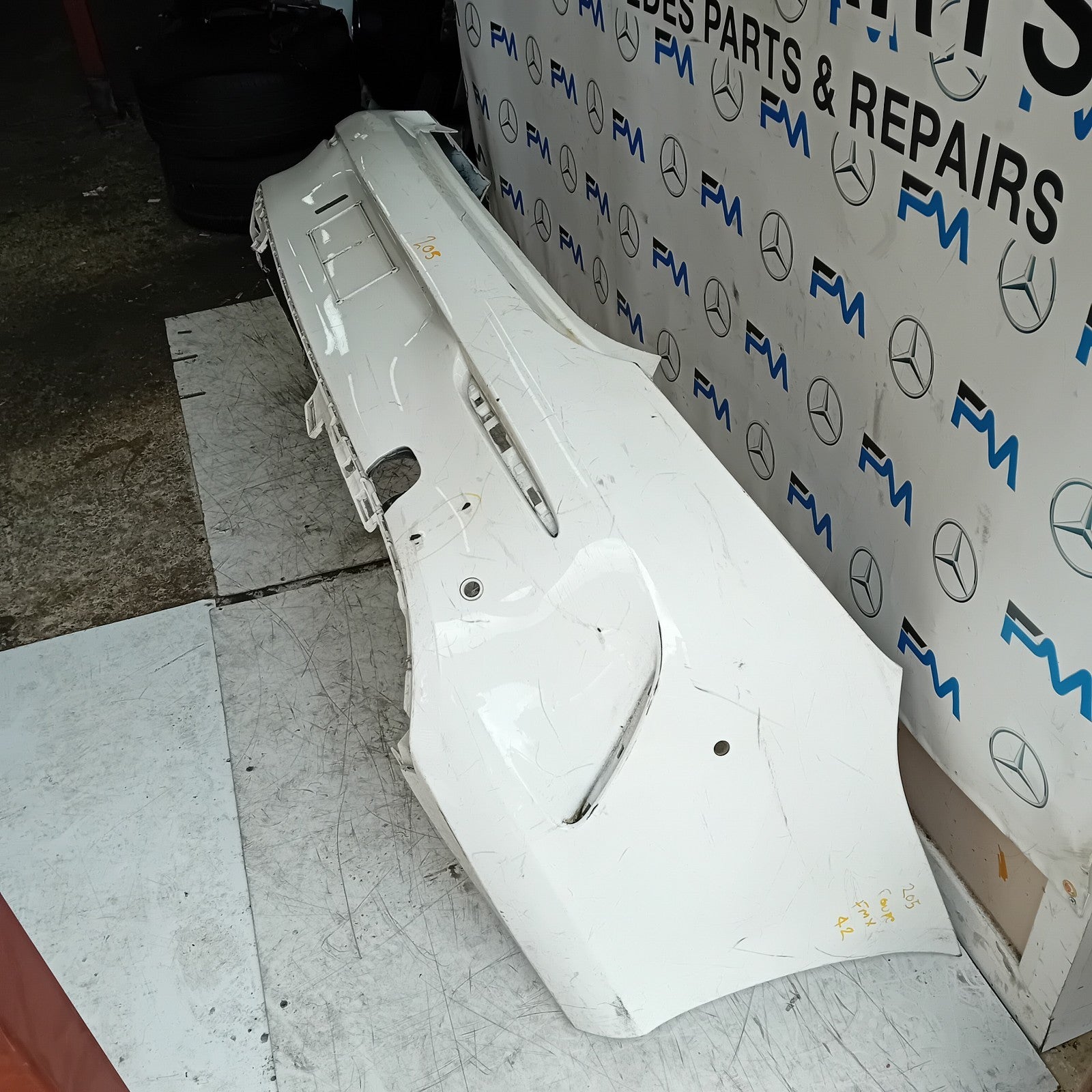 MERCEDES BENZ  C-CLASS C205 CP REAR BUMPER 2014 WHITE  COMPLETE FMX42