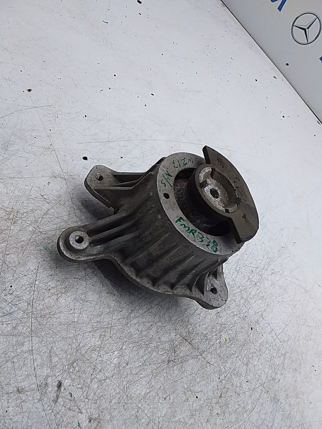 MERCEDES BENZ  E-CLASS W213  ENGINE MOUNT LEFT NS A2132400700 FMR338