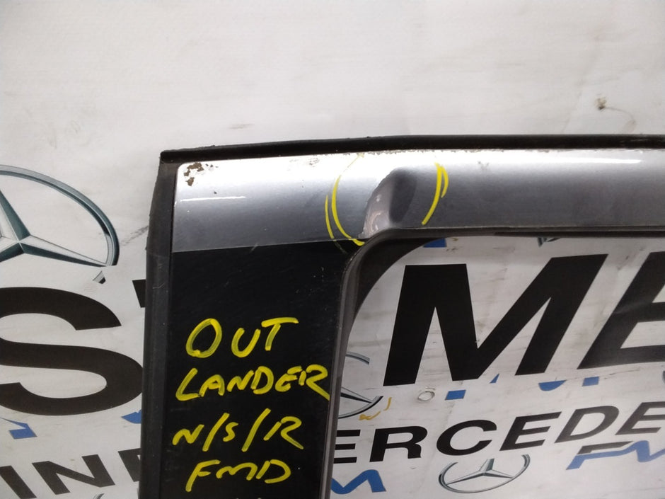 MITSUBISHI OUTLANDER PASSENGER REAR DOOR NSR GREY  FMD564