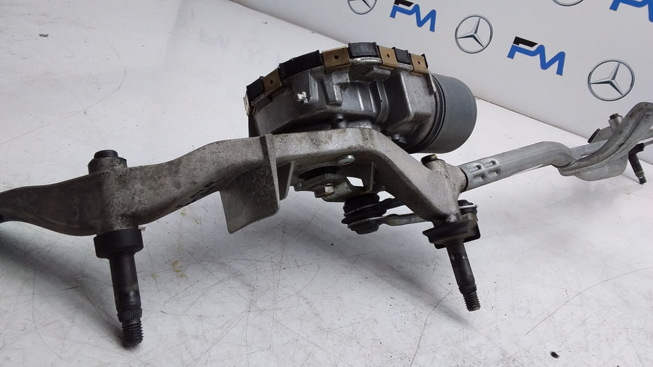MERCEDES BENZ   C-CLASS W205 FRONT WIPER MECHANISM A2058200940 FMR432