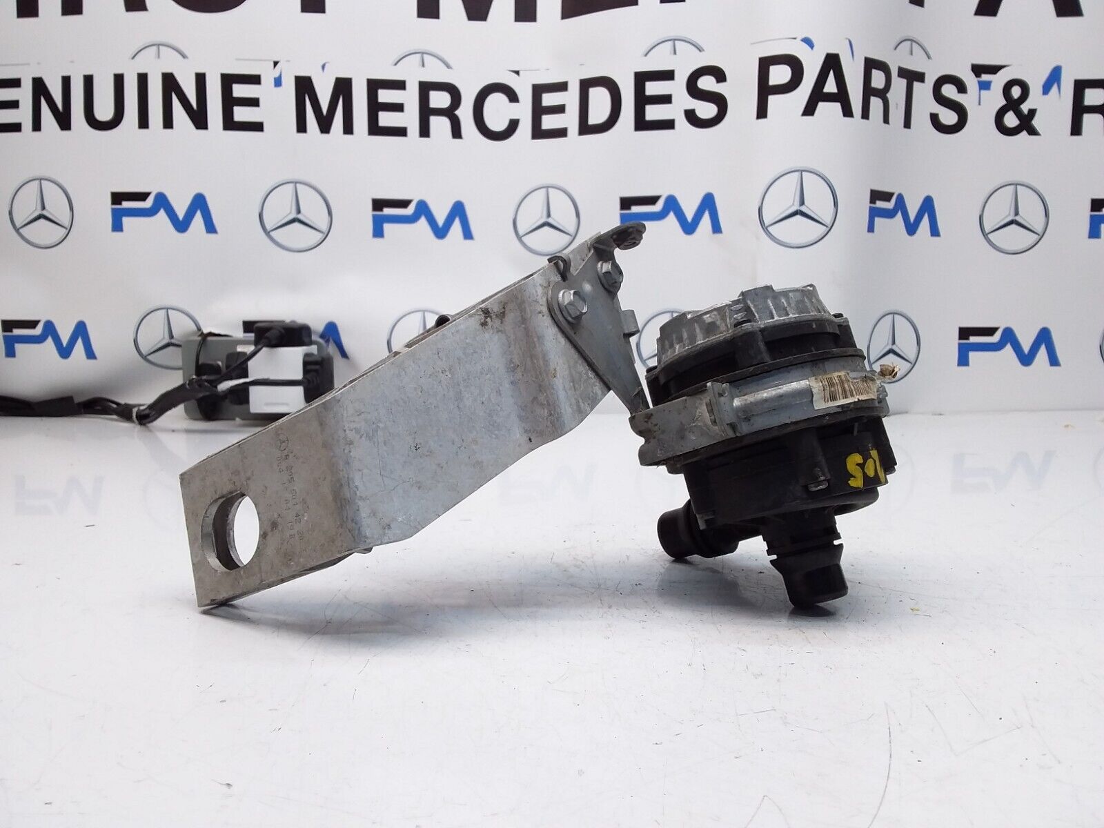 MERCEDES C-CLASS W205 ELECTRIC COOLER WATER PUMP A2055013020 FM00407