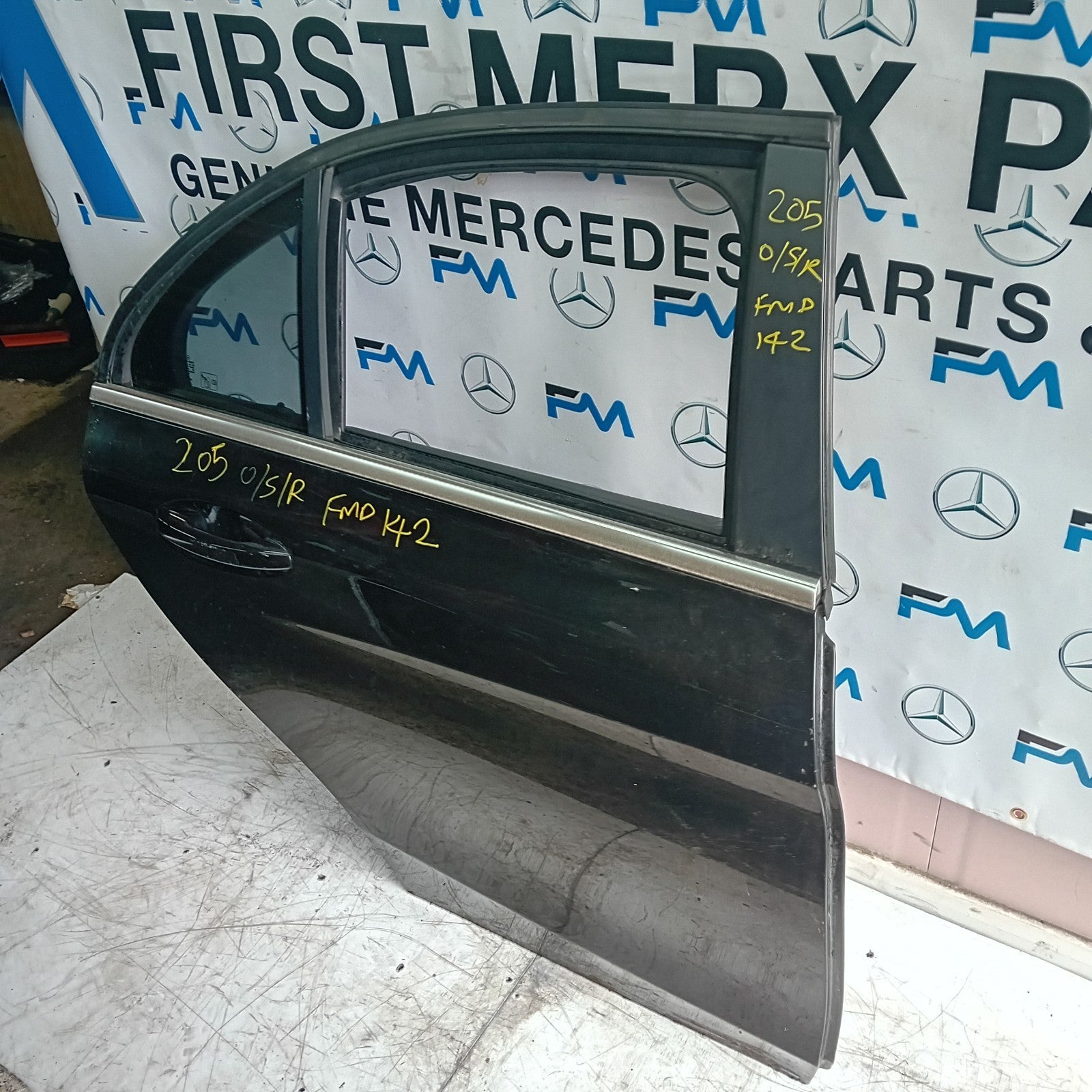 MERCEDES BENZ C-CLASS W205 DRIVER SIDE REAR DOOR O/S/R BLACK COMPLETE FMD142