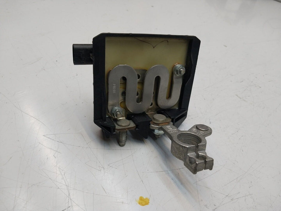 Mercedes W213 W205 W218 W238 W253 Negative Battery Tray Clamp A0009061505FM00248