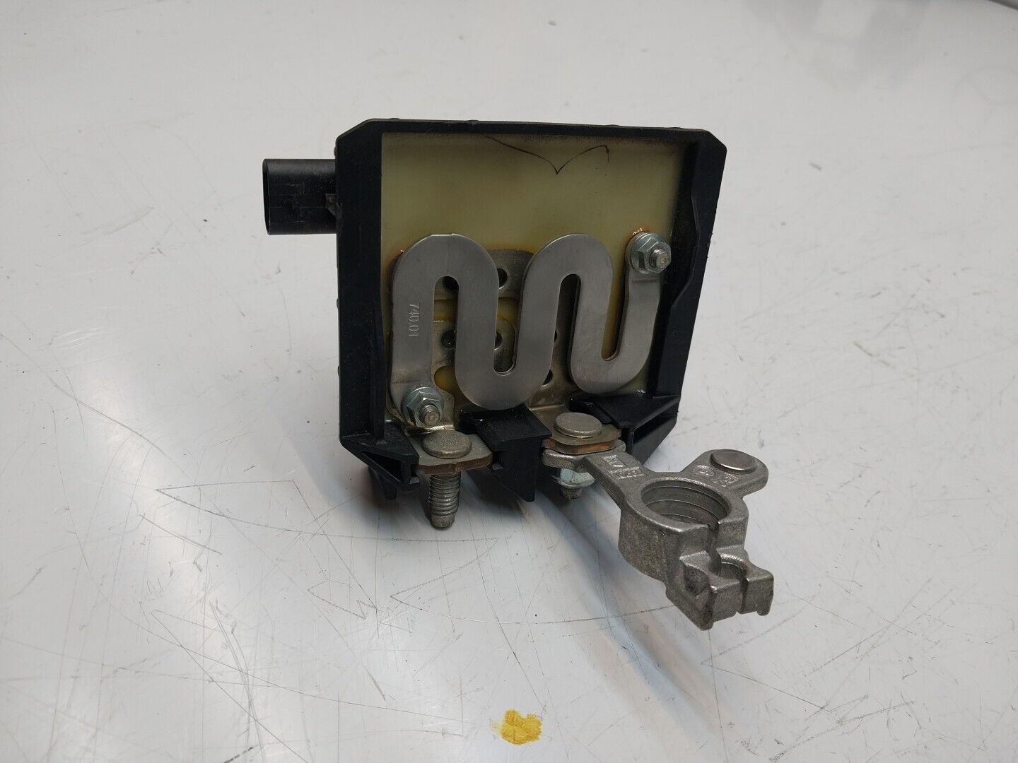 Mercedes W213 W205 W218 W238 W253 Negative Battery Tray Clamp A0009061505FM00248