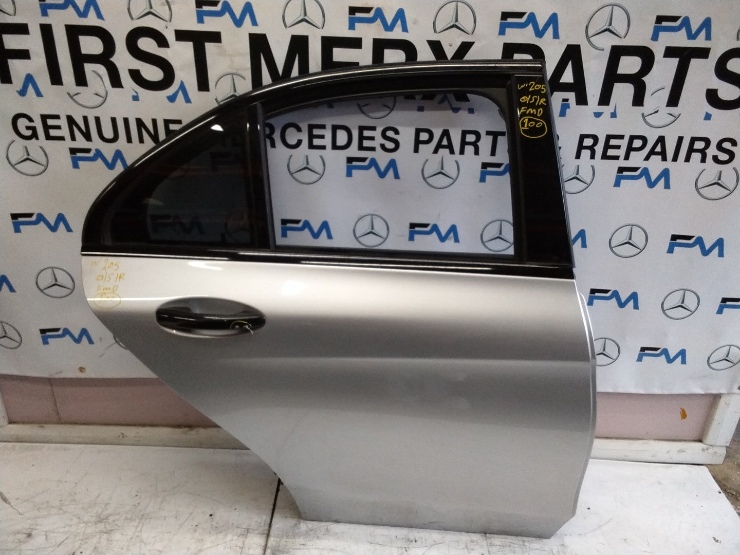 MERCEDES BENZ  C-CLASS W205 DRIVER SIDE REAR DOOR O/S/R COMPLETE SILVER FMD100