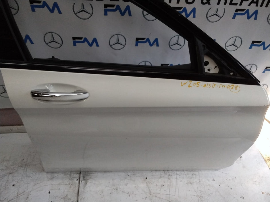 MERCEDES BENZ C-CLASS W205 DRIVER SIDE FRONT DOOR O/S/F COMPLETE WHITE  FMD88