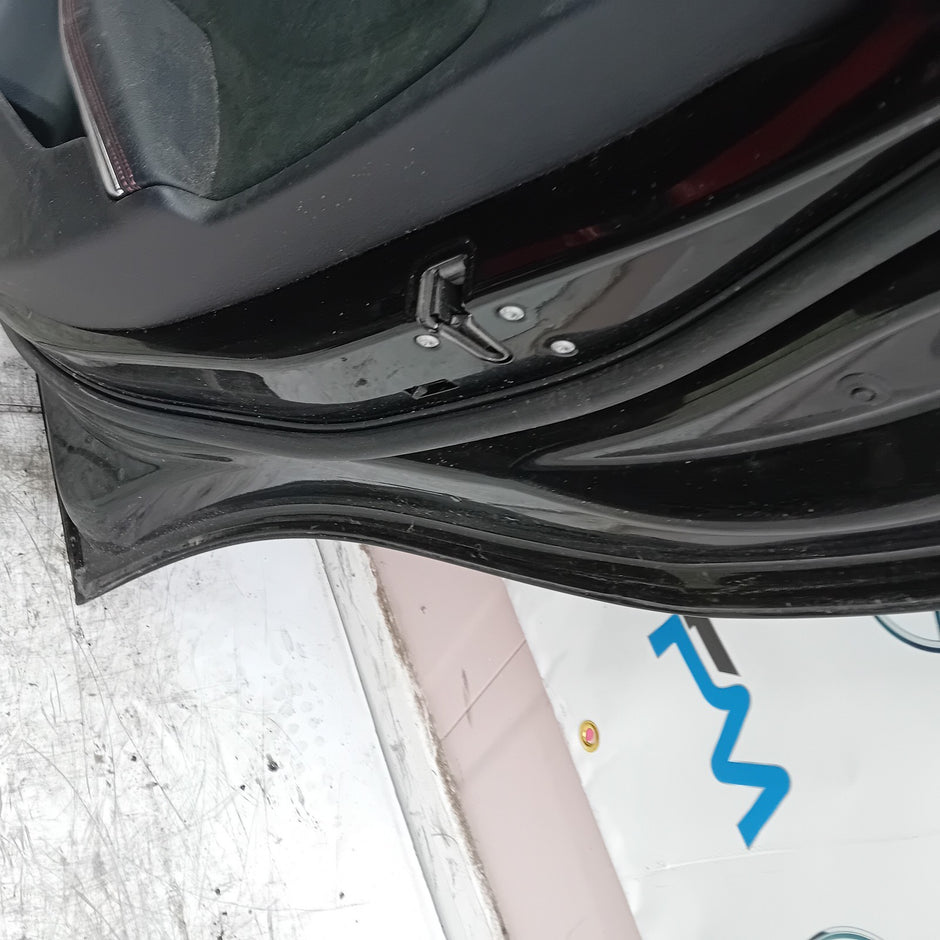 MERCEDES A-CLASS W176 SLN DRIVER REAR DOOR OSR BLACK 2012-18 COMPLETE FMD258