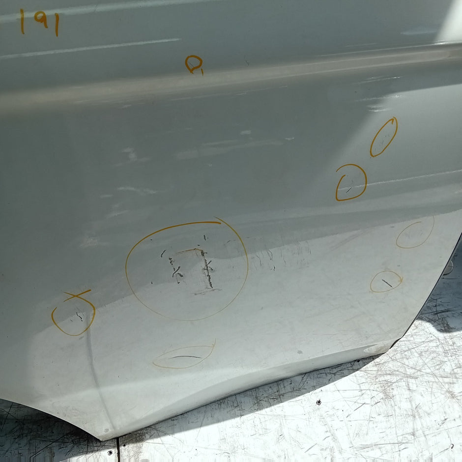 MITSUBISH OUTLANDER MK3 DRIVER SIDE REAR DOOR OSR WHITE 2013 COMPLETE FMD191