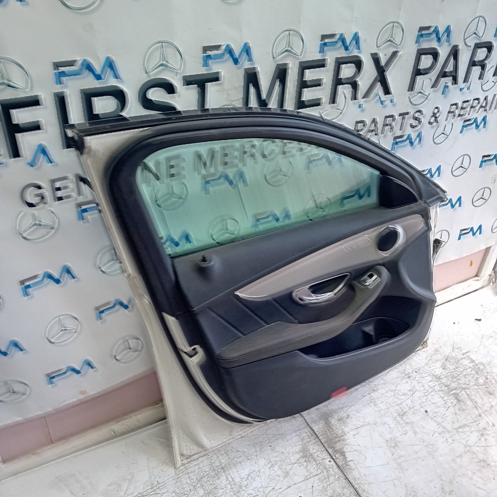 MERDEDES A-CLASS W177 DRIVER SIDE FRONT DOOR OSF WHITE 2018 ON COMPLETE FMD182