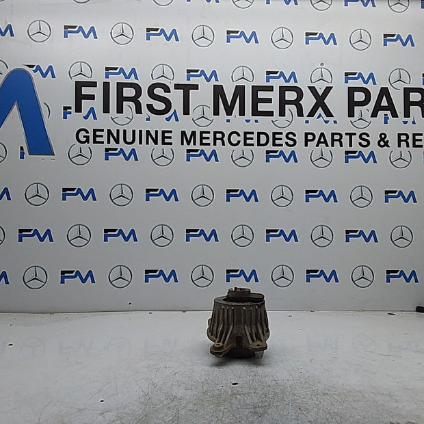 MERCEDES BENZ  E-CLASS W213  ENGINE MOUNT RIGHT A2132400600 FMR316