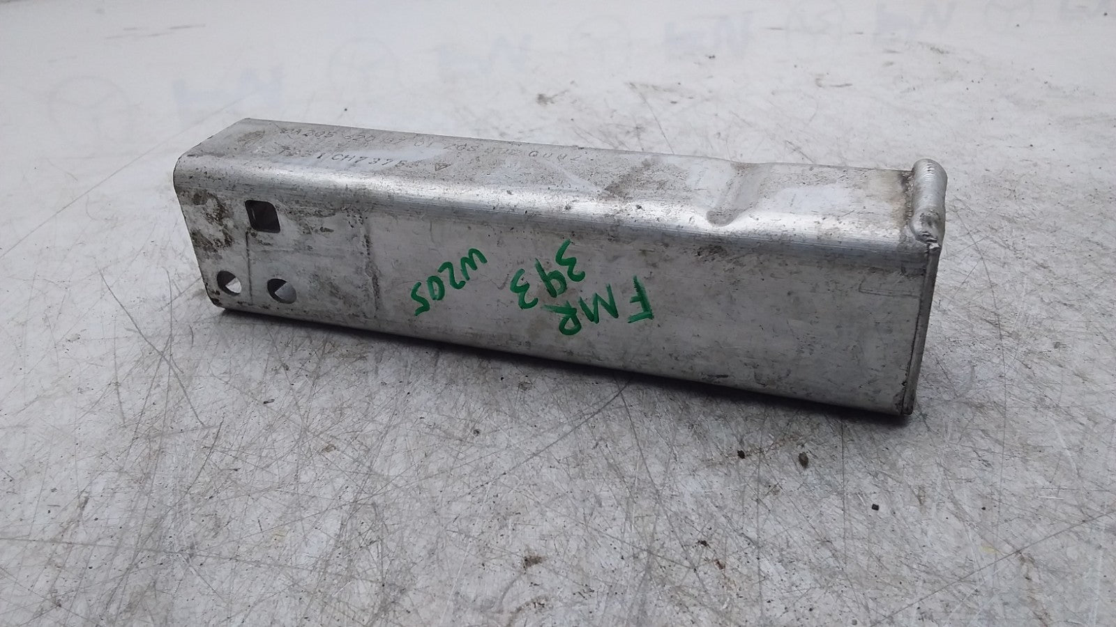 MERCEDES C-CLASS  W205 LOWER REINFORCEMENT CRASH ABSORBER BAR A2056203701 FMR393