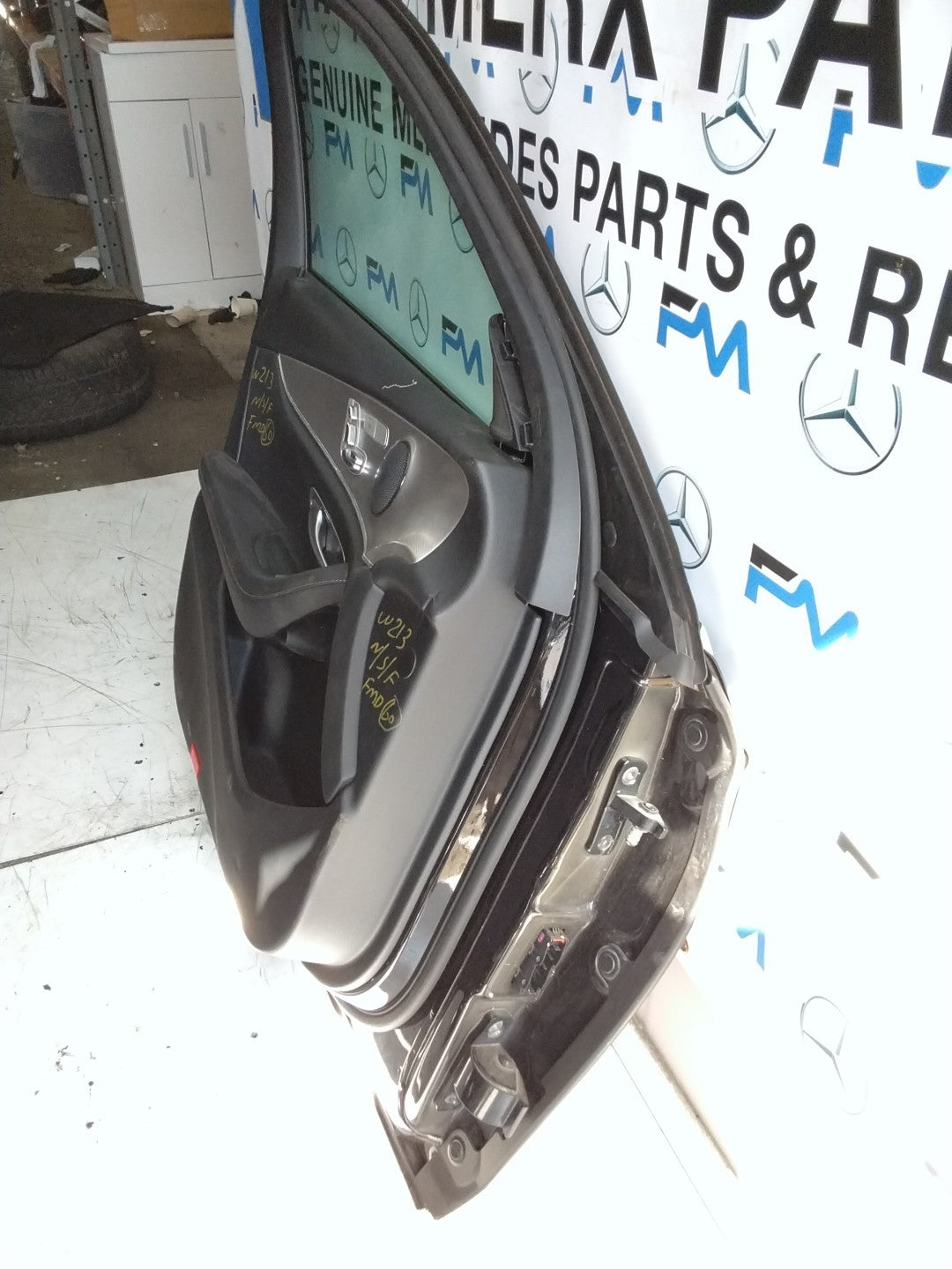 MERCEDES BENZ  E-CLASS W213 PASSENGER SIDE FRONT DOOR N/S/F COMPLETE BLACK FMD60