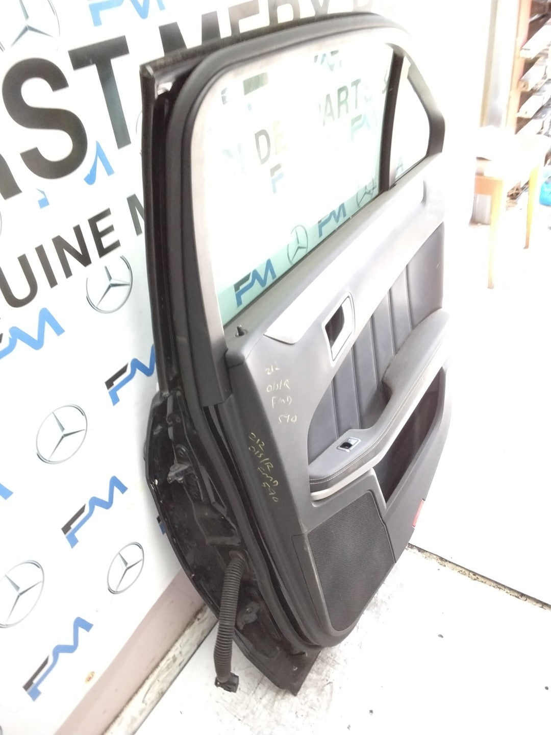 MERCEDES E-CLS W212  DRIVER REAR DOOR OSR BLACK 2009-16 COMPLETE  FMD590