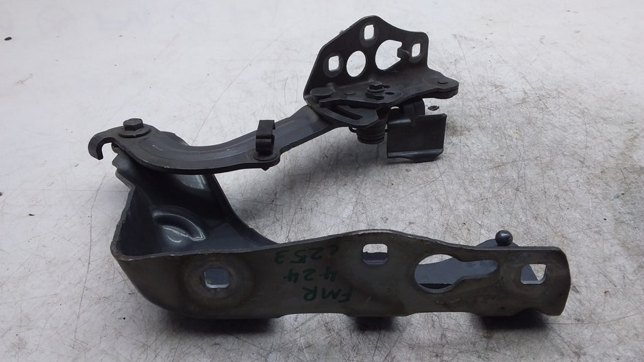 MERCEDES BENZ GLC W253 PASSENGER SIDE BONNET HINGE A2538800128 FMR424