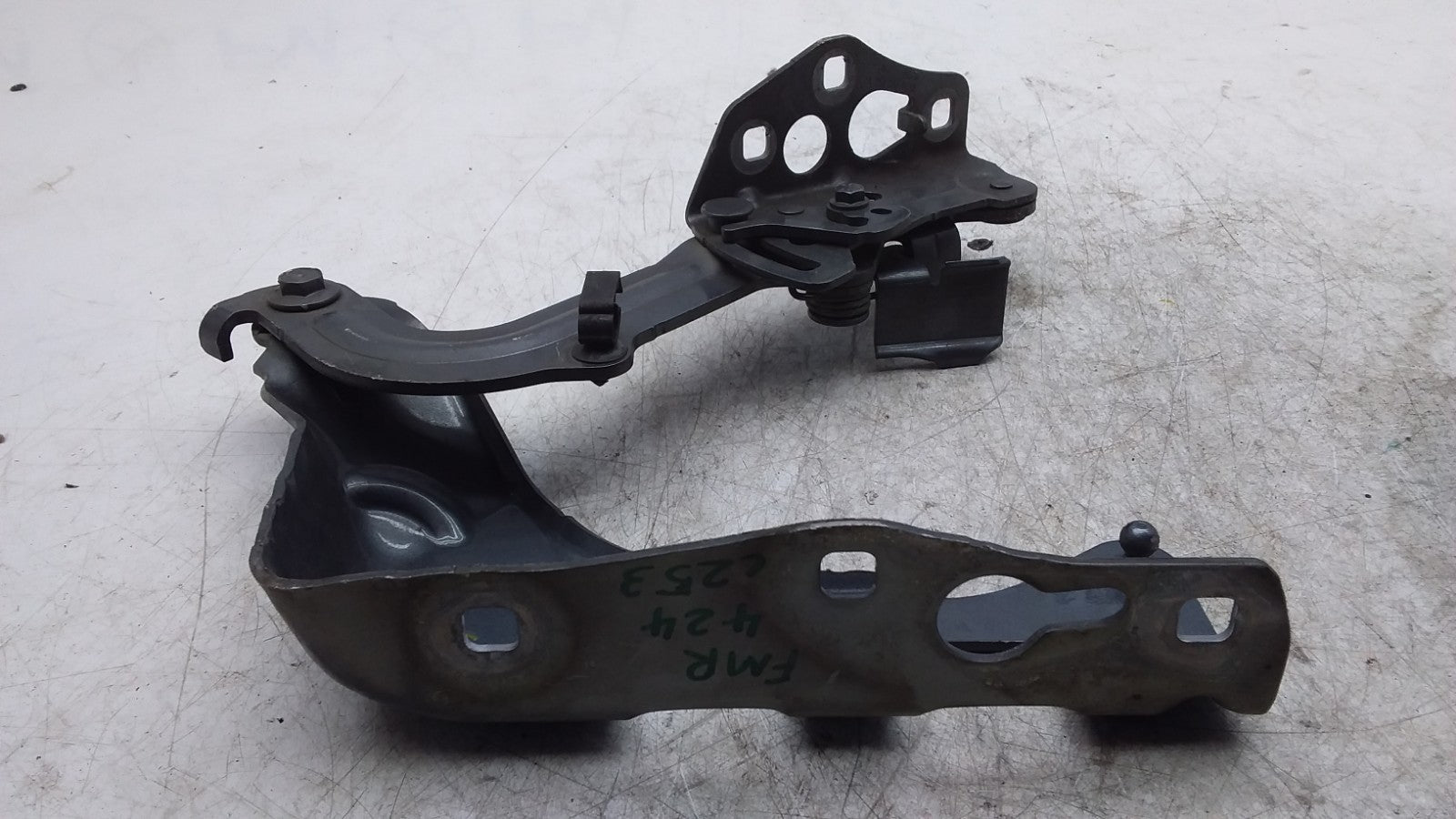 MERCEDES BENZ GLC W253 PASSENGER SIDE BONNET HINGE A2538800128 FMR424