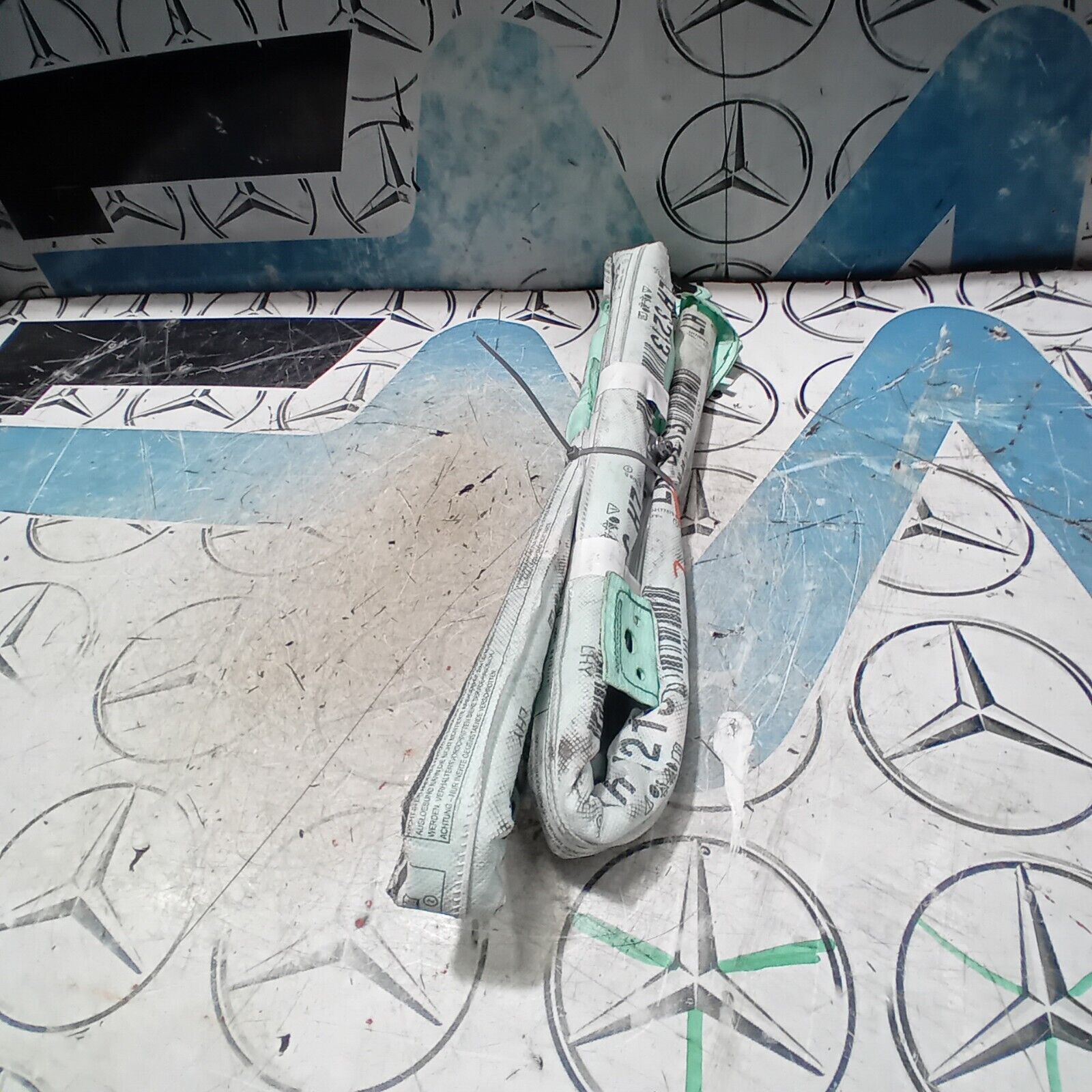 2021-2024 MERCEDES E CLASS  AIR BAG PASSENGER NEAR SIDE LEFT 2138600902 FM193