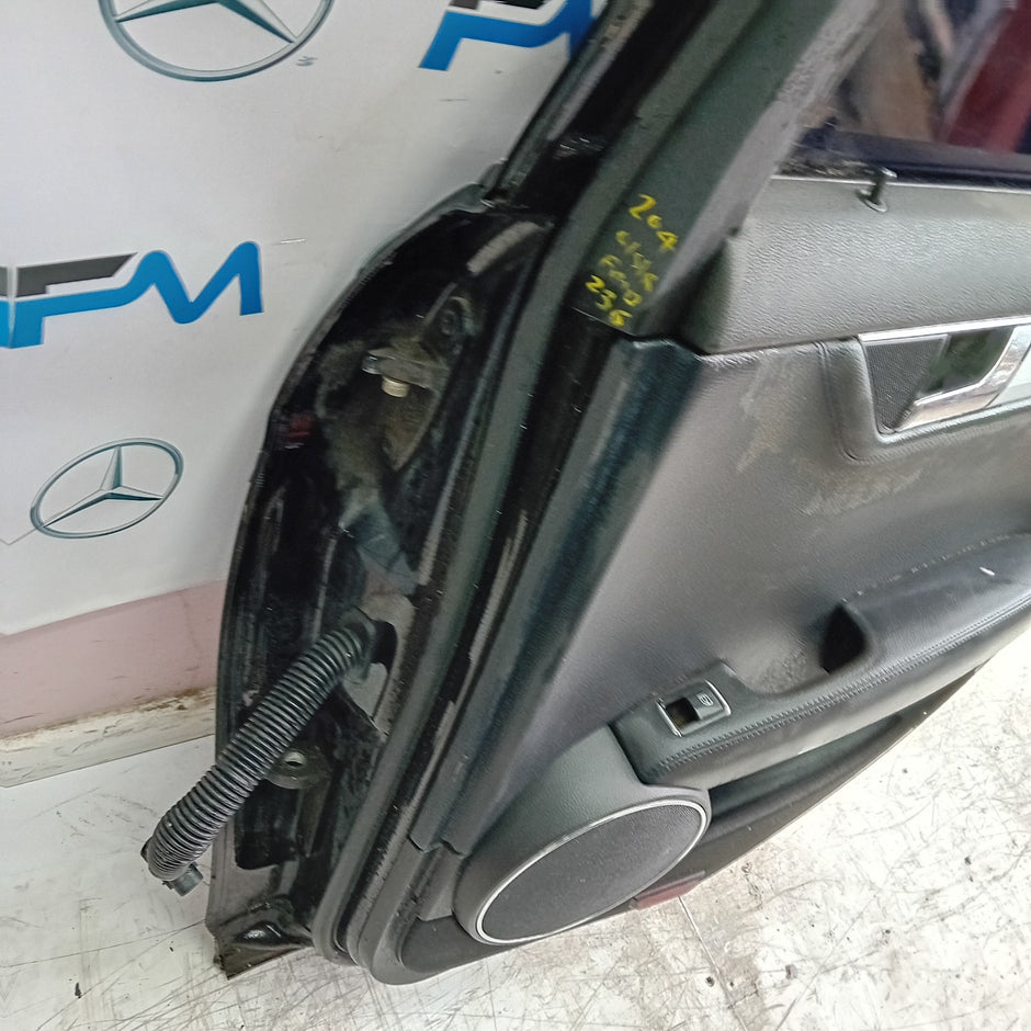 MERCEDES BENZ C-CLASS W204  DRIVER REAR DOOR OSR BLACK 2008-14 COMPLETE FMD236
