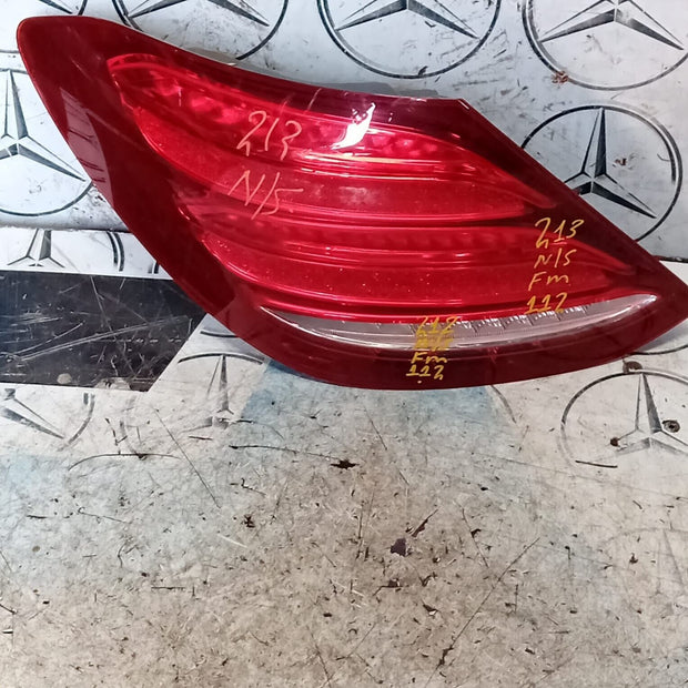 MERCEDES BENZ E-CLASS W213 E63 PASSENGER SIDE (NEAR SIDE) REAR LIGHT A2139067900