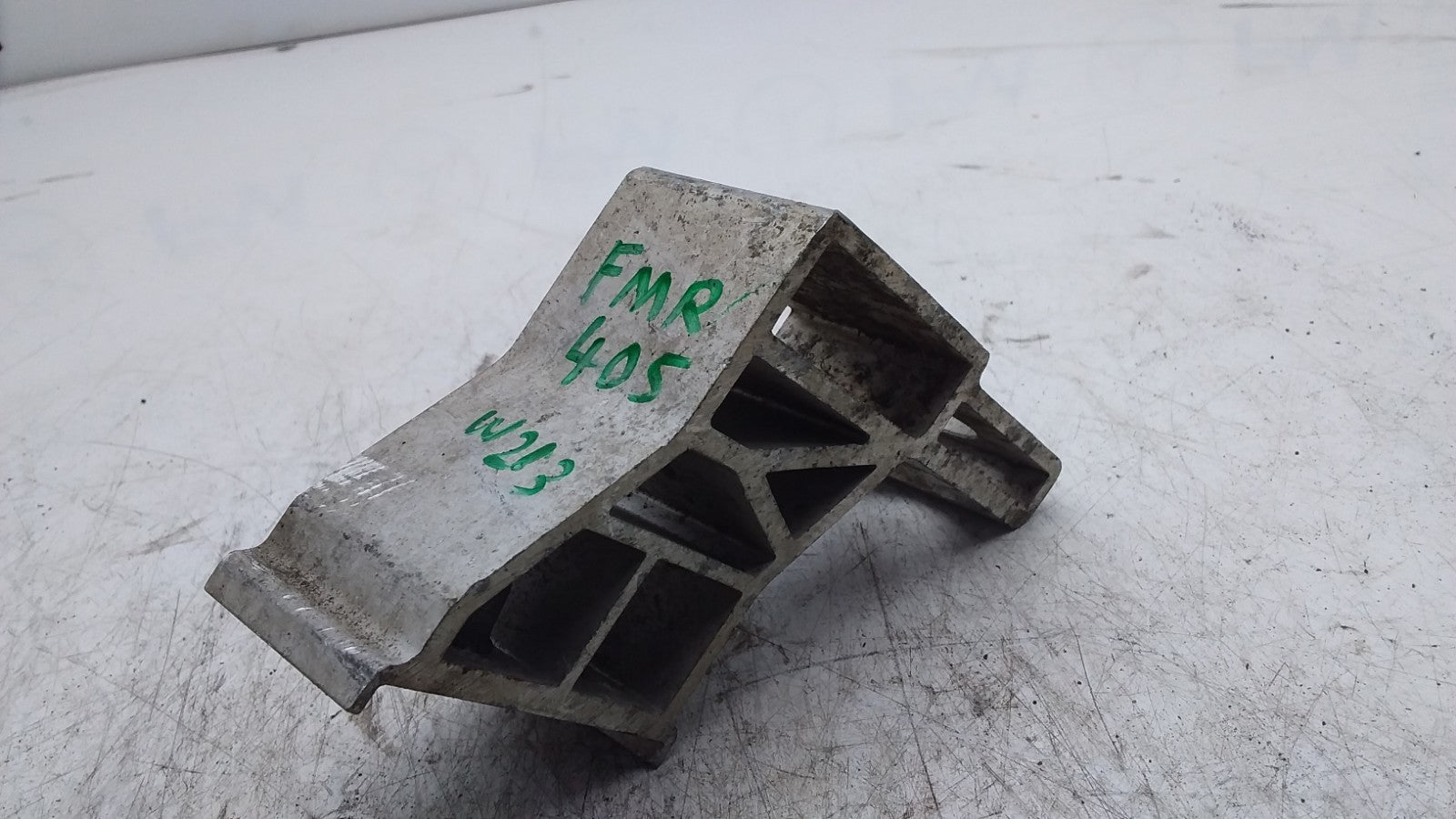 MERCEDES BENZ  E-CLASS W213 RADIATOR MOUNTING BRACKET  FMR405