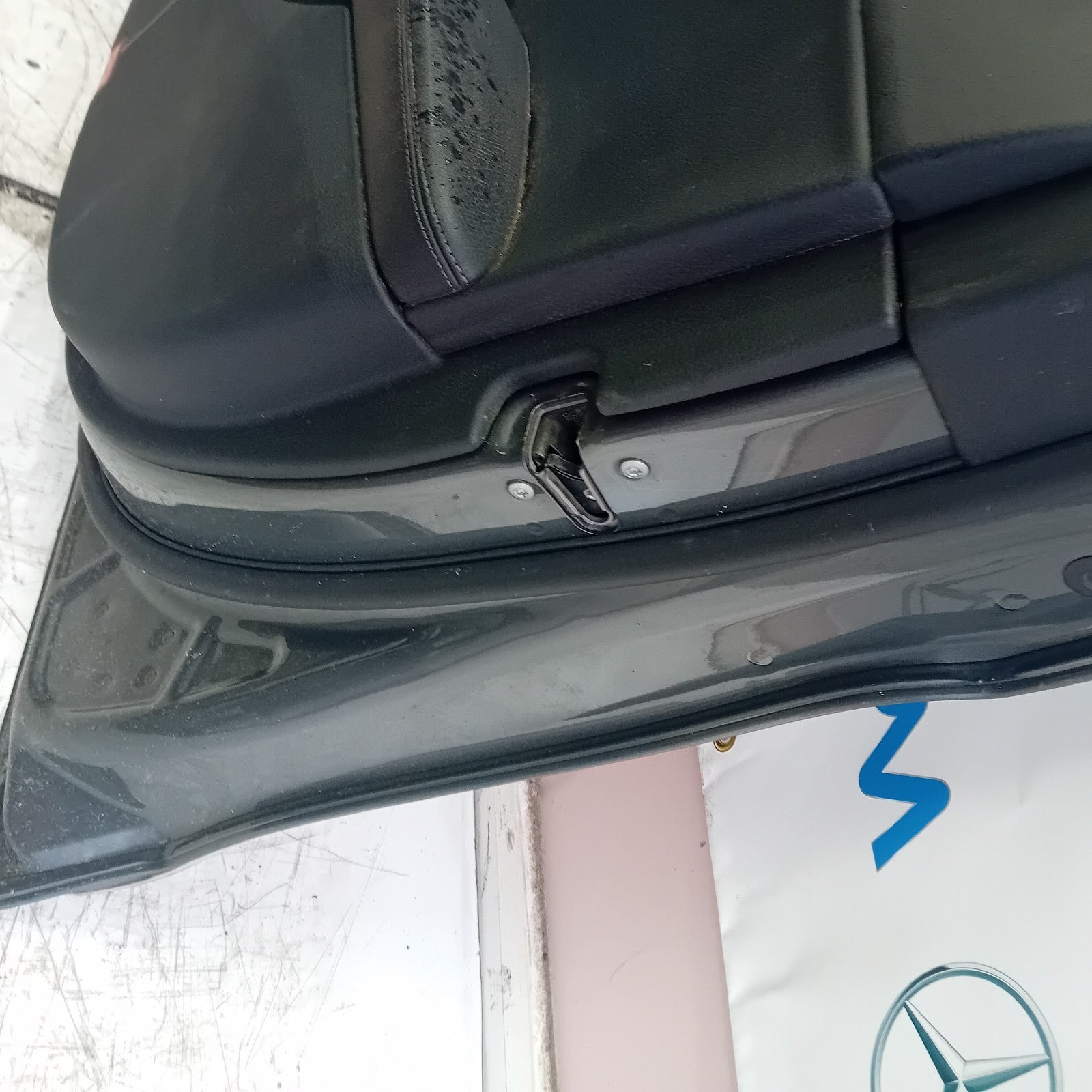 MERCEDES C-CLASS W205 DRIVER FRONT DOOR O/S/F GREY 2014 ONWARDS COMPLETE FMD158