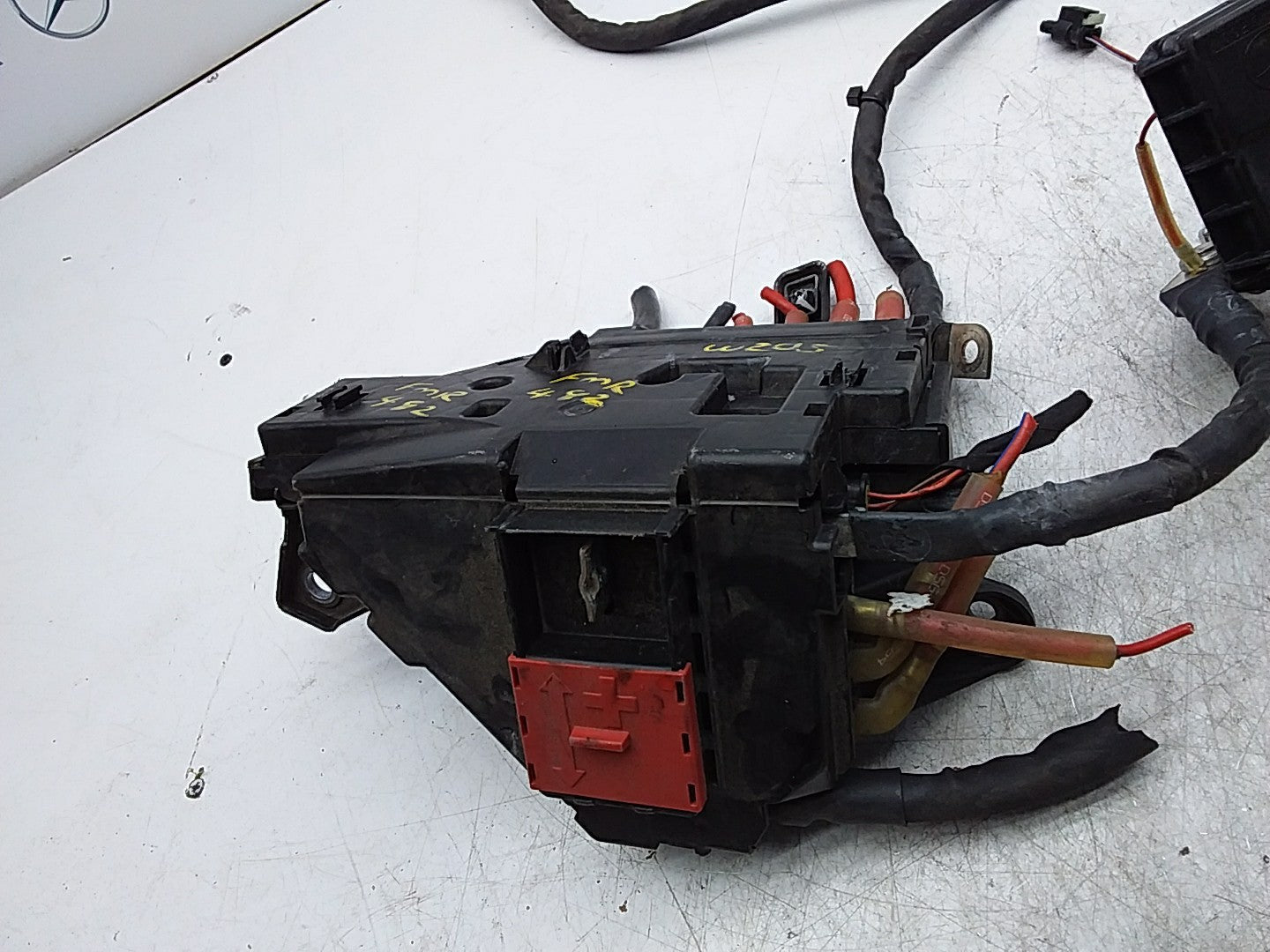 MERCEDES BENZ  C-CLASS W205  FUSE BOX RELAY BOX A2055405126 FMR482