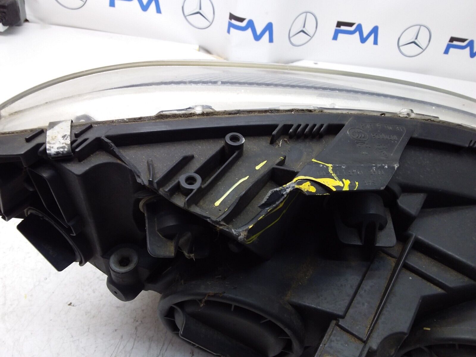 2008 ONWARDS MERCEDES C CLASS W204 HEADLIGHT PRE FACELIFT PASSENGER NS FMH104