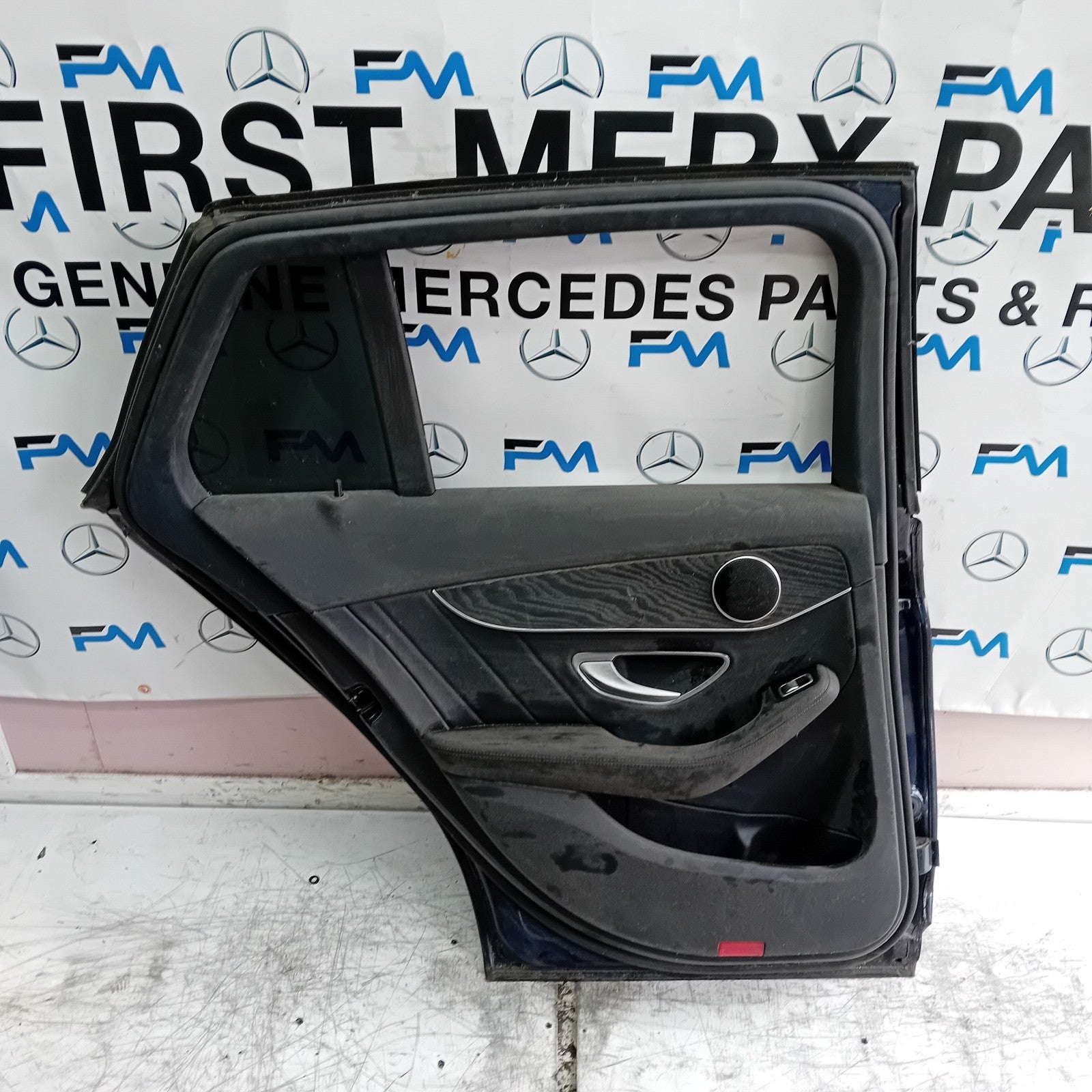MEECEDS C-CLASS S205 EST PASSENGER REAR DOOR NSR BLUE 2014 ON COMPLETE FMD391