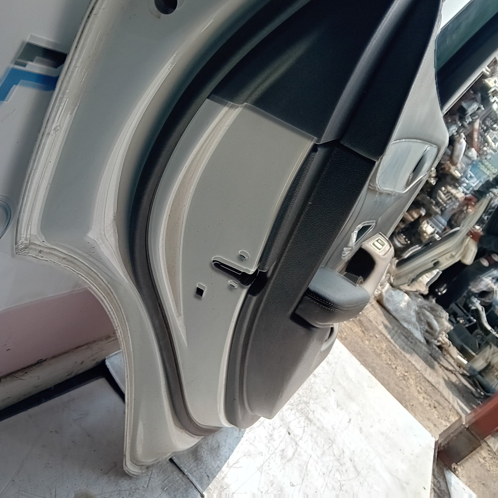 MERCEDES GLC W253 PASSENGER REAR SIDE DOOR NSR 2016 ON WHITE COMPLETE FMD279