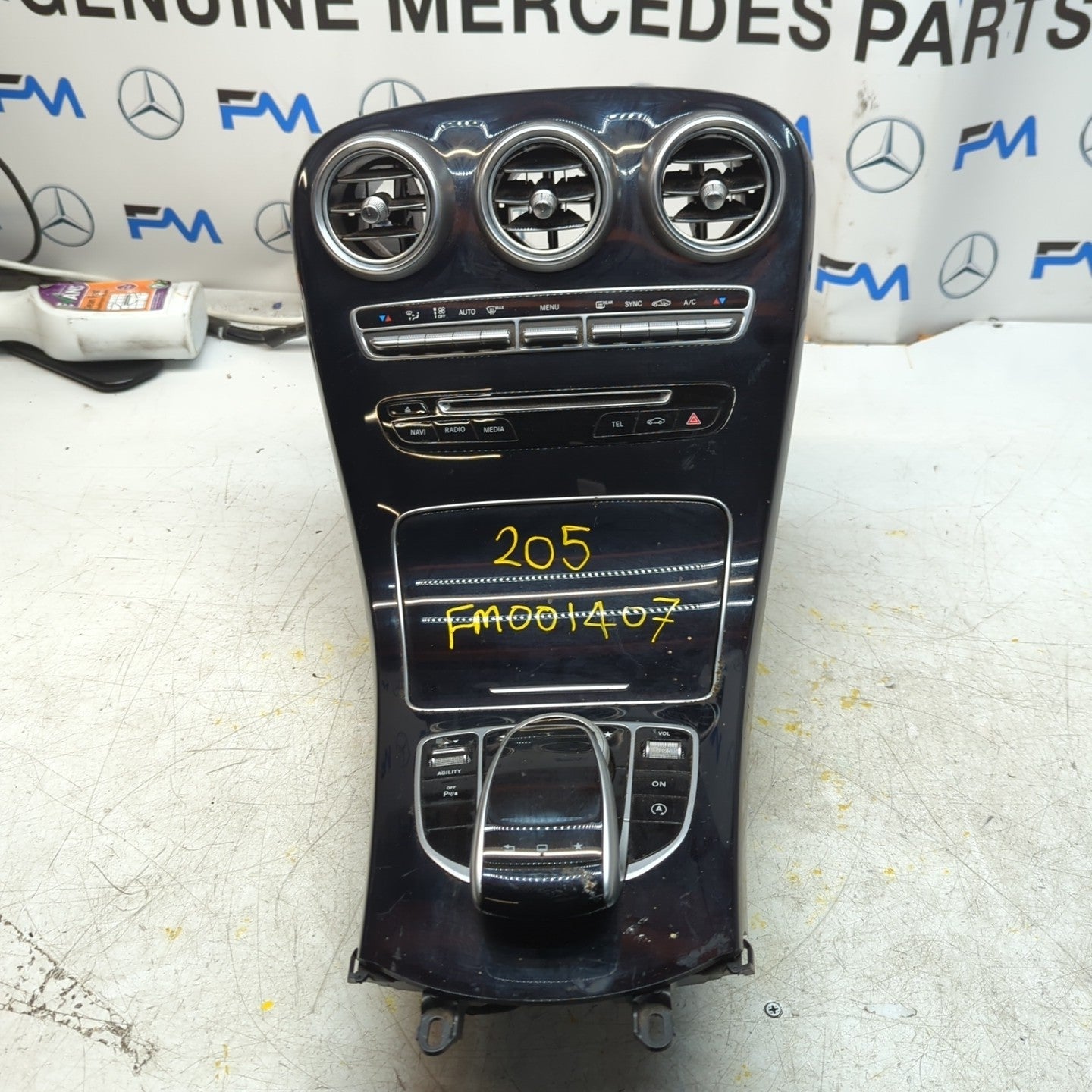  MERCEDES E-CLASS W205 CENTRE CONSOLE + 3 AIR VENT A2054402032 FM001407