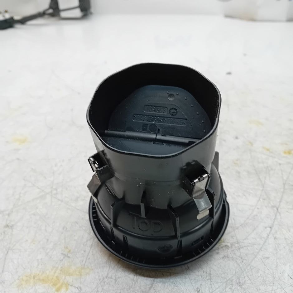 MERCEDES BENZ A-CLASS W176 DASHBOARD AIR VENT 2015 A1768300354 FM001490